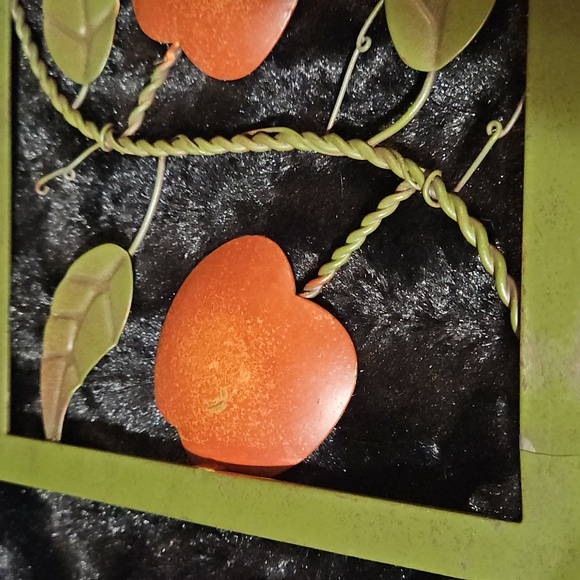 Antique Metal Trivet/Wall Decor - Apple/Leaf Design - 8" x 8" Square - Picture 6 of 6